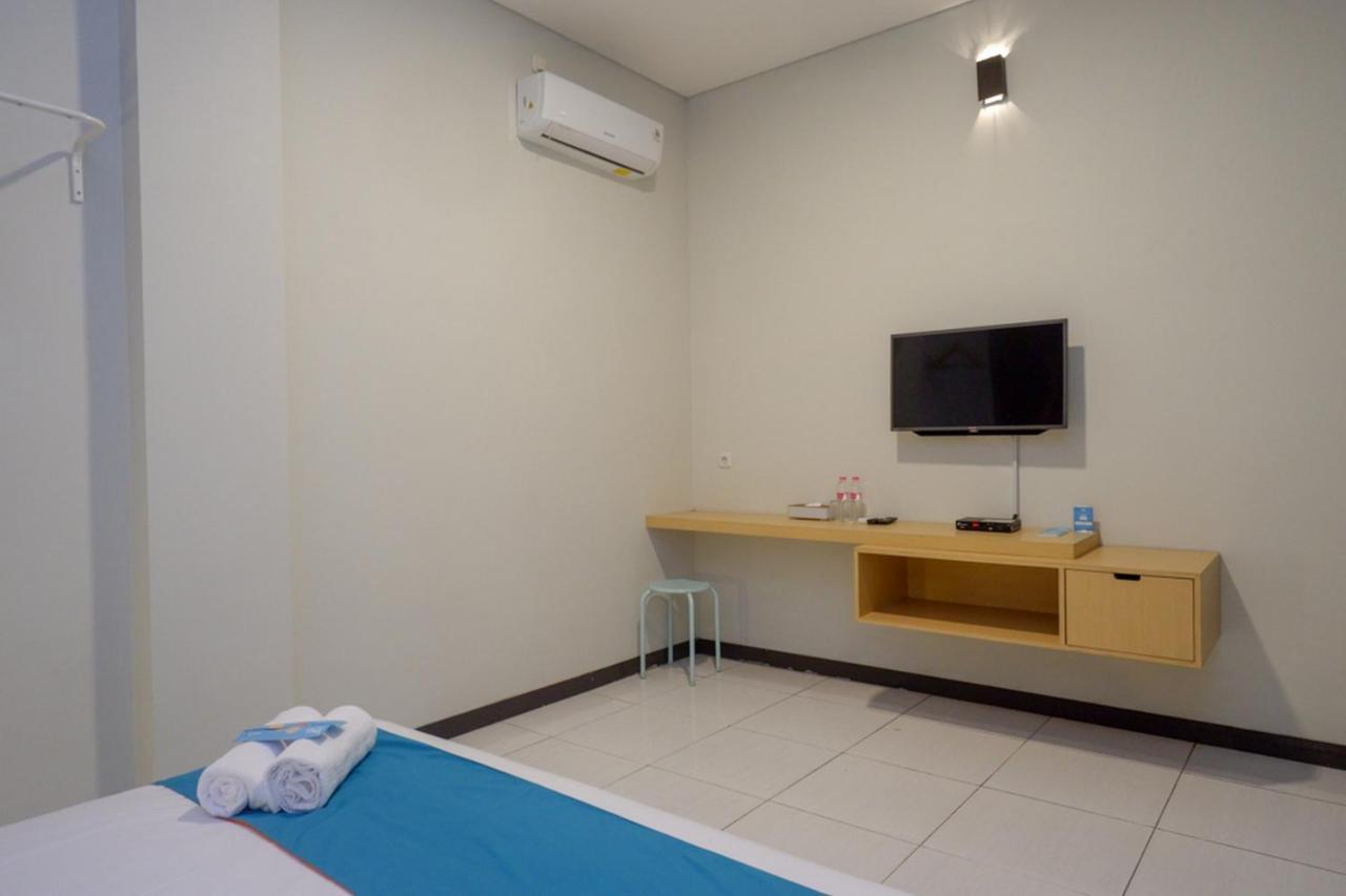 Sans Hotel Good Wish Semarang Jomblang ภายนอก รูปภาพ