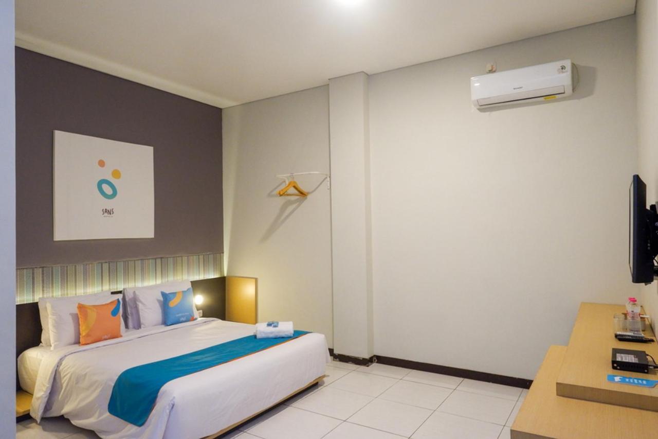 Sans Hotel Good Wish Semarang Jomblang ภายนอก รูปภาพ
