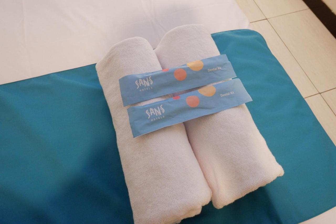 Sans Hotel Good Wish Semarang Jomblang ภายนอก รูปภาพ